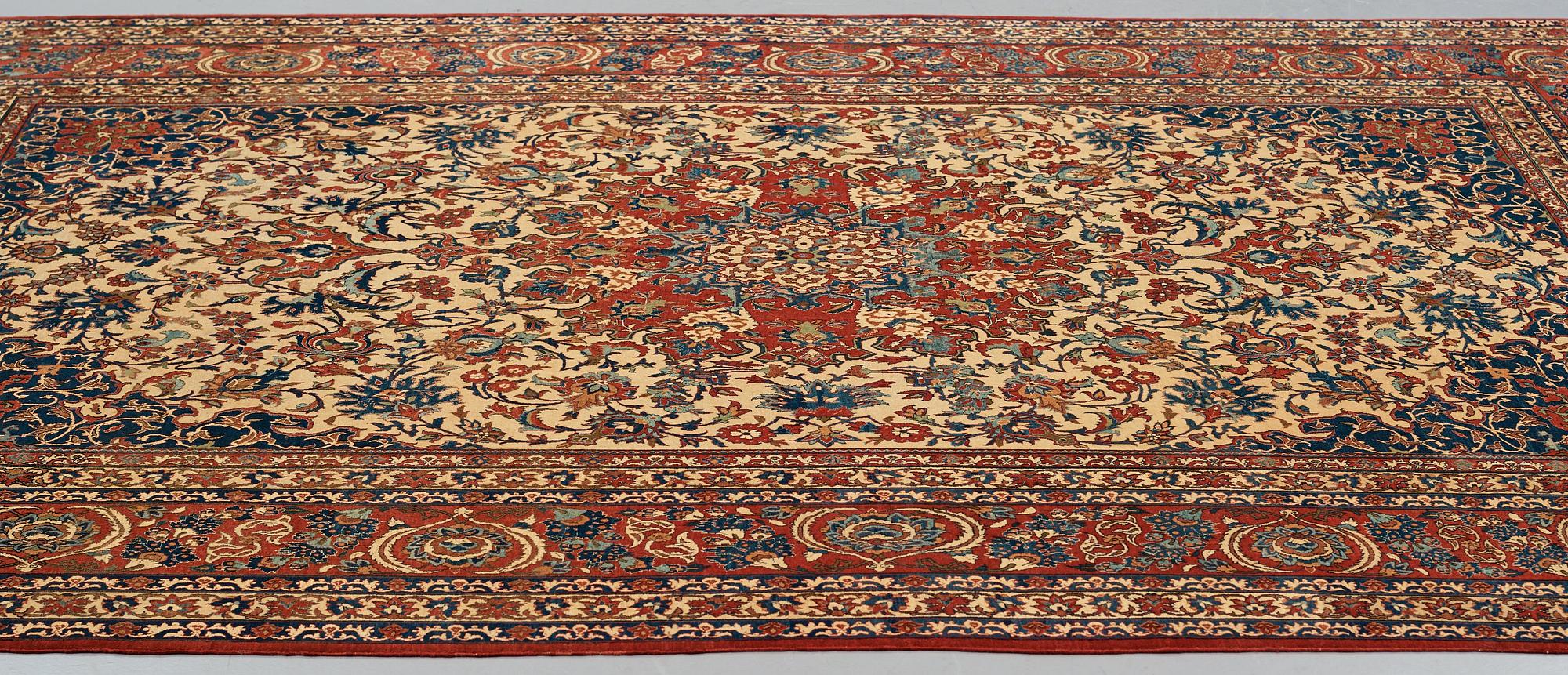 MATTO, a semi-antique Esfahan, ca 334 x 237,5 cm.