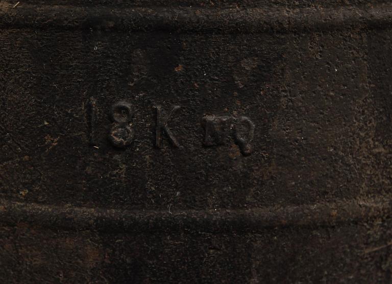 TREFOTSGRYTOR, 2 st, Näfveqvarns Bruk, 1800-/1900-tal.