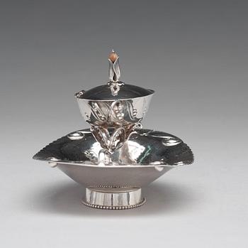 Georg Jensen, a bowl with cover on stand, Copenhagen 1919, design nr 81, 830/1000 silver.