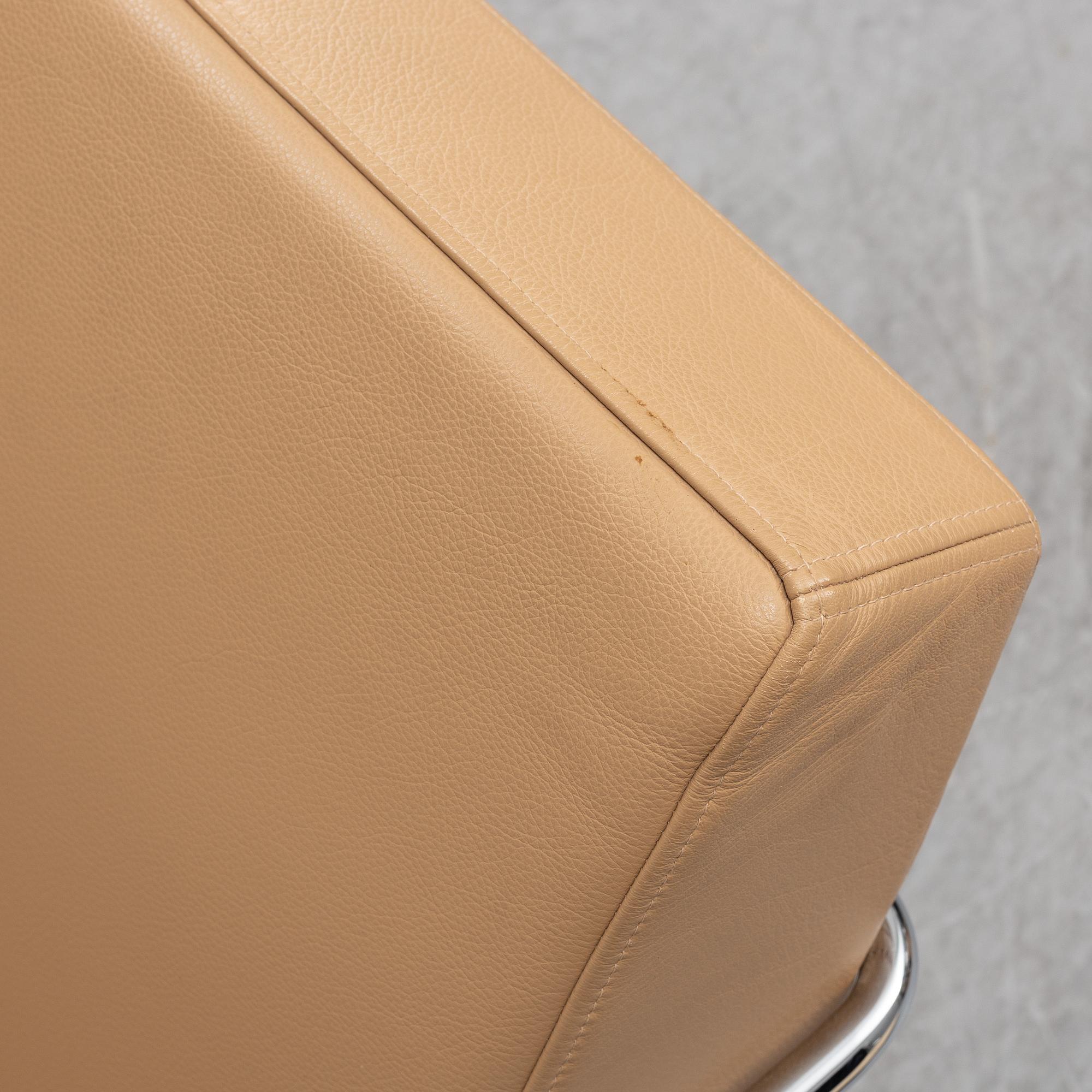 Gunilla Allard, fåtöljer ett par "Cinema" för Lammhults.