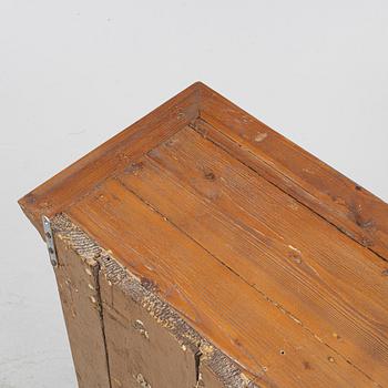 Hanging cabinet, 19th century.