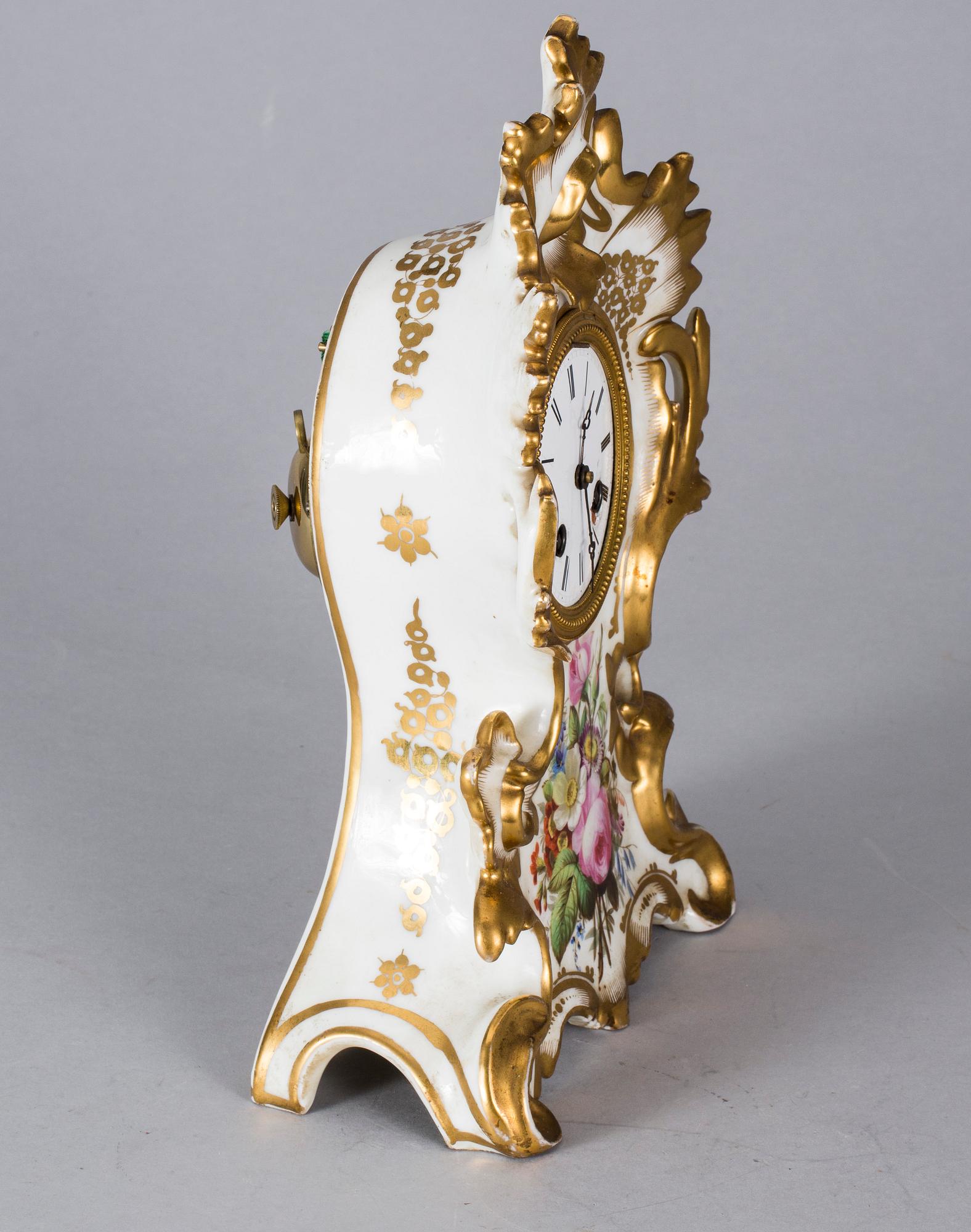 BORDSPENDYL, porslin, nyrokoko, 1800-tal.