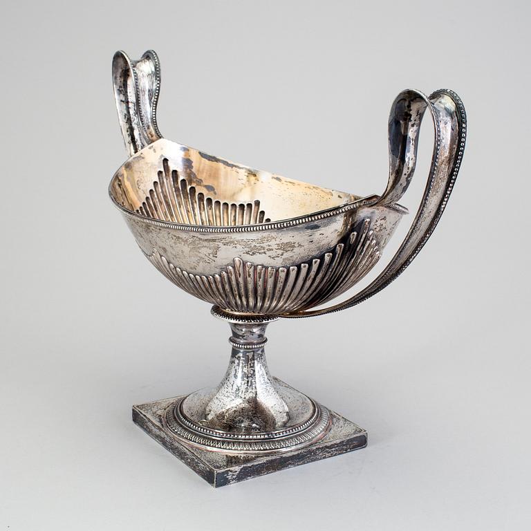A Swedish 19th century silver bowl, mark of CG Hallberg, Stockholm 1897.