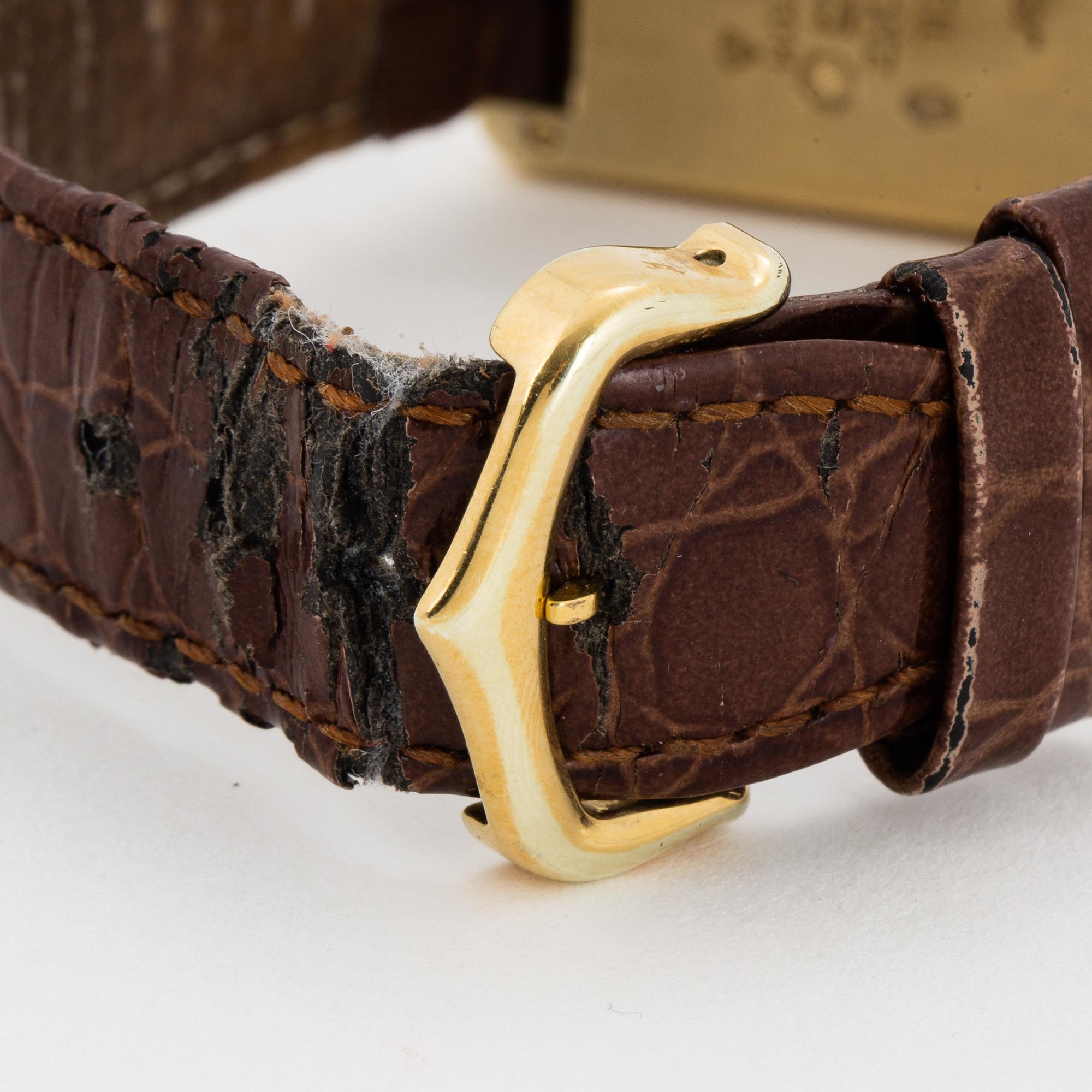 must de CARTIER, Tank, wristwatch, 23,5 x 23 (30,5) mm.
