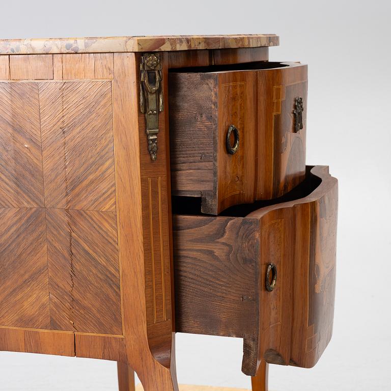 Byrå, Louis XVI-stil, tidigt 1900-tal.