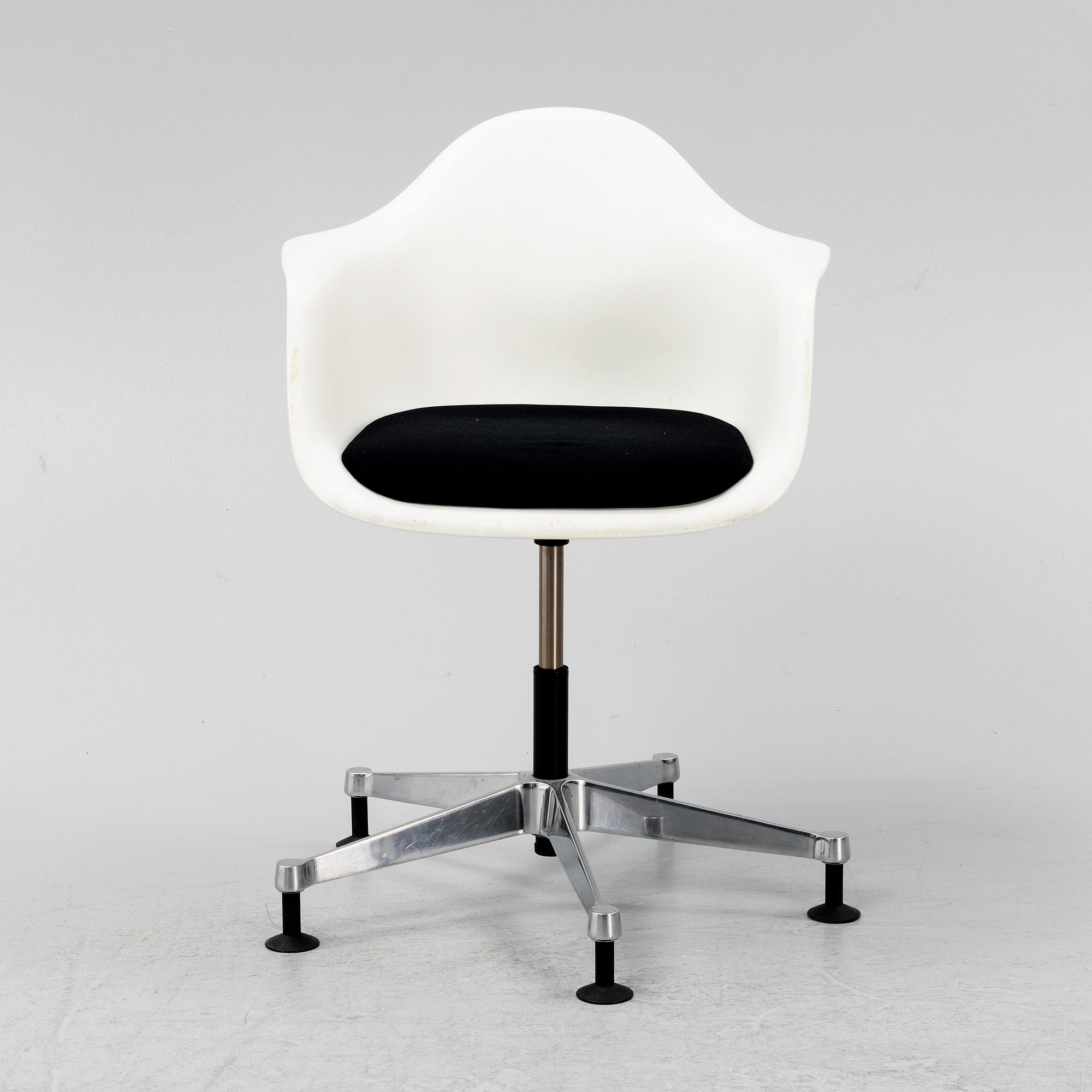 Charles & Ray Eames, a 'PACC' chair, Vitra.