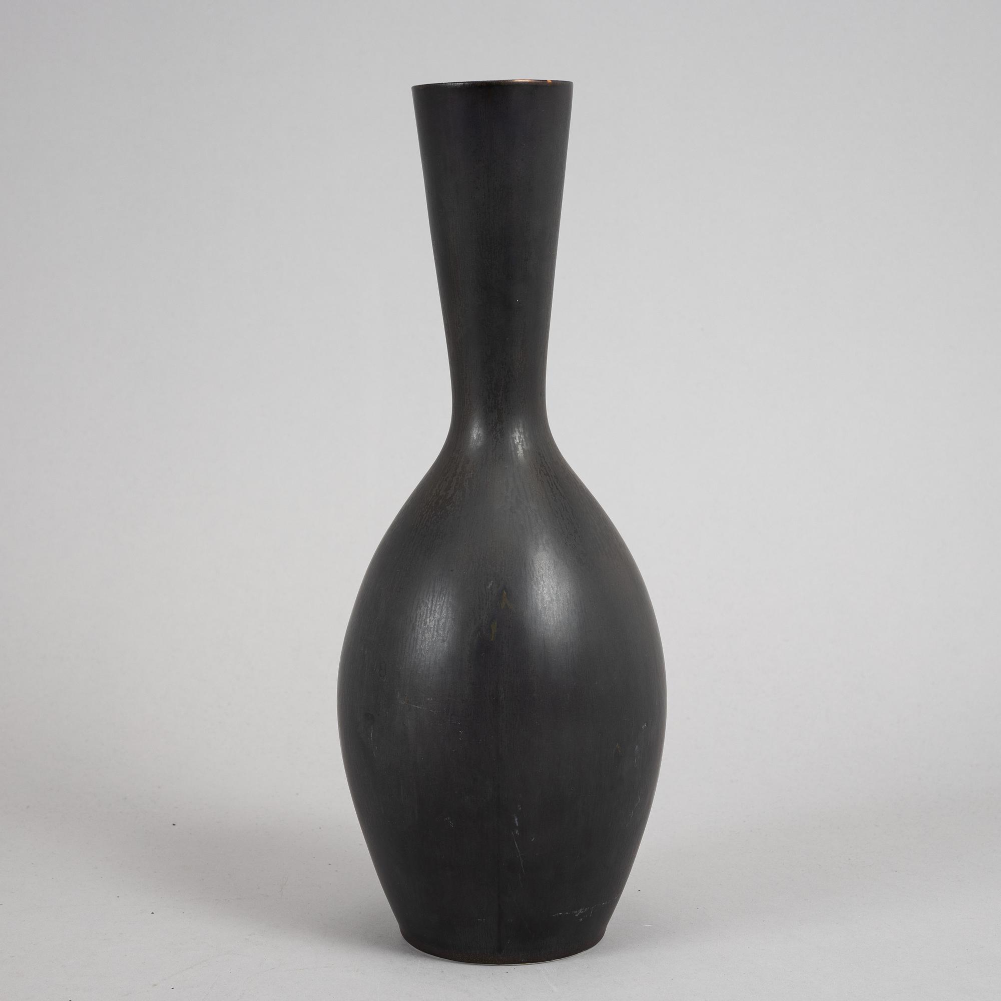 A stoneware vase by Carl-Harry Stålhane, Rörstrand.