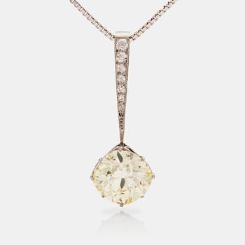 648. A citca 4.10 ct, Art Deco old cut diamond pendant with chain. Quality circa L-M/VS.