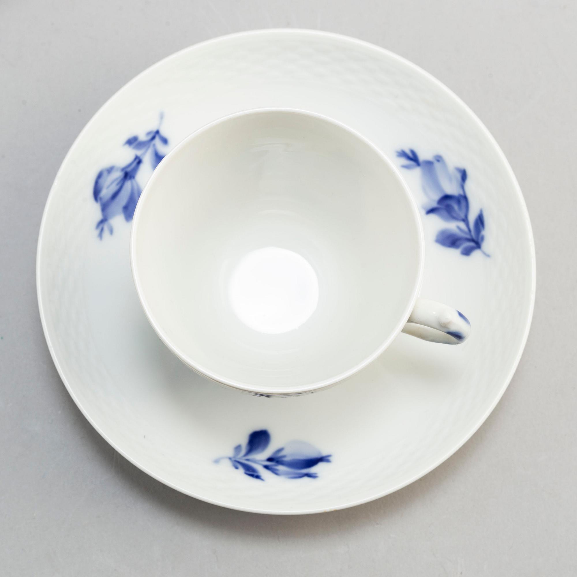A 32 piece 'Bå blomst' porcelain service, Royal Copenhagen, Denmark, second half of the 20th century,