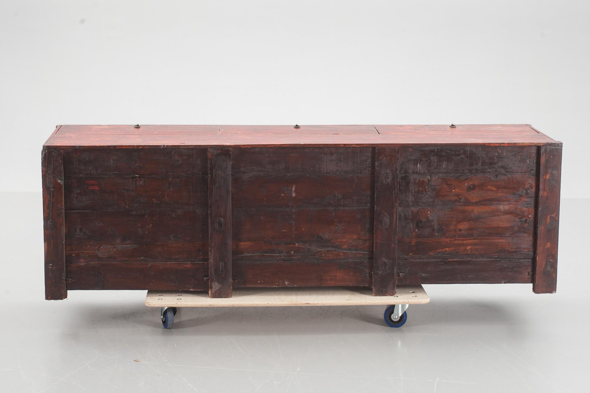 SIDEBOARD, orientaliskt. 1900-tal.