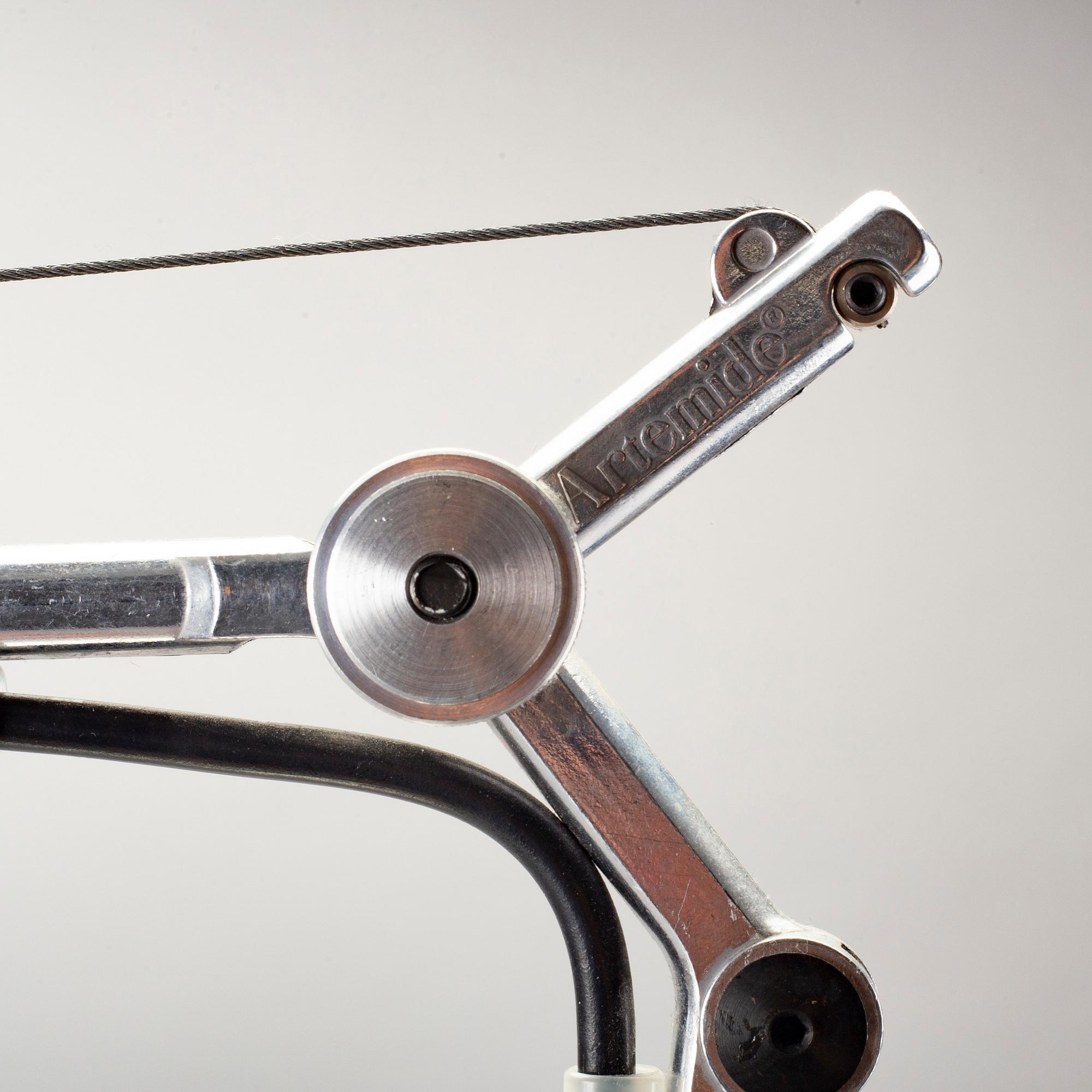 BORDSLAMPOR, ett par, "Tolomeo", Michele De Lucchi och Giancarlo Fassina, för Artemide, Italien.