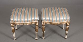 TABURETTEJA, 2 kpl, 1800-luvun loppu.