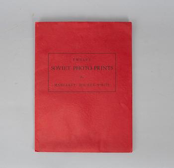 MARGARET BOURKE-WHITE, portfolio med fotogravyrer "Twelve Soviet Photo-prints".
