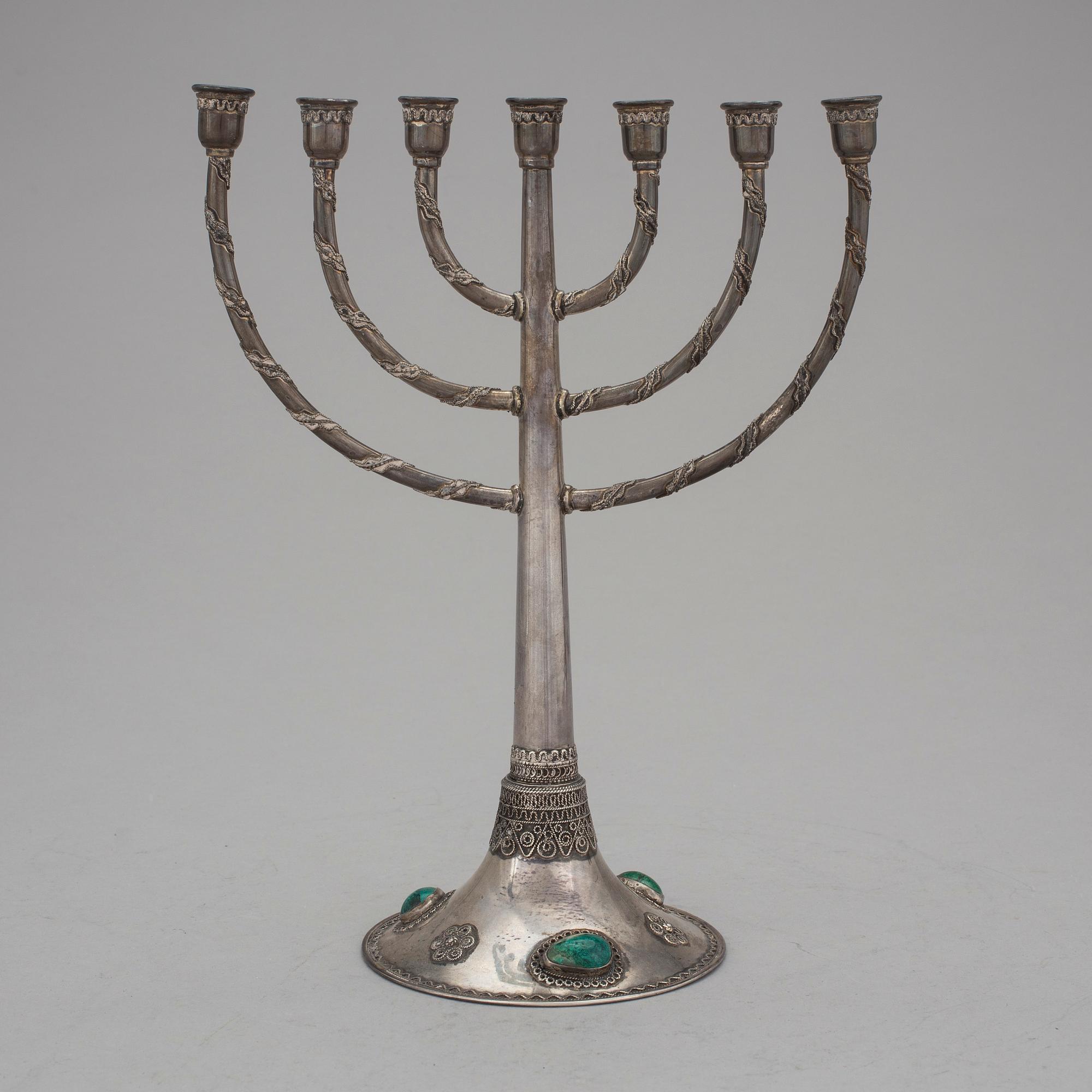 KANDELABER/MENORAH, sterlingsilver, Israel, 1900-talets mitt. Vikt ca 200 gram.