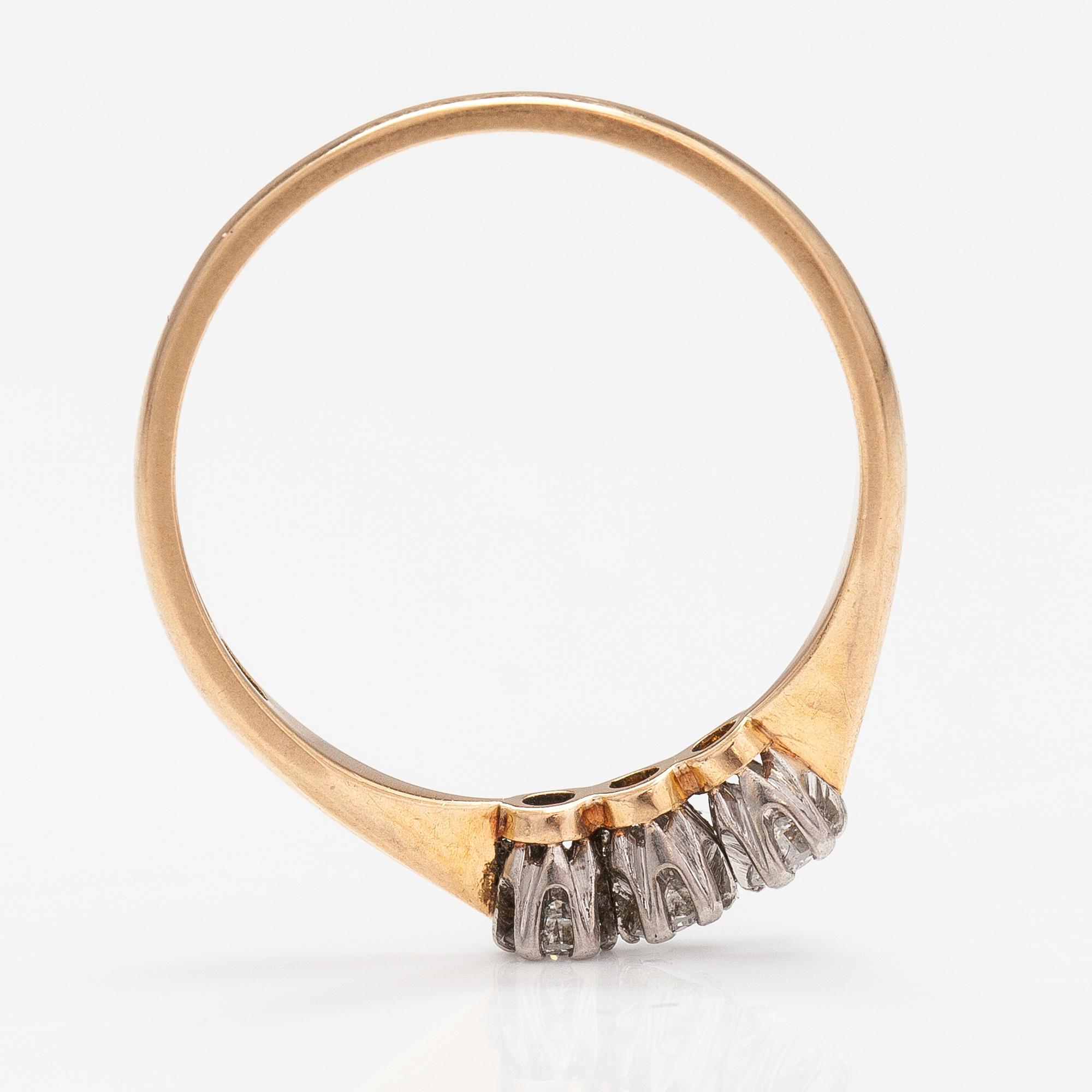 An 18K gold ring with diamonds ca. 0.24 ct in total. Westerback, Helsinki 1966.