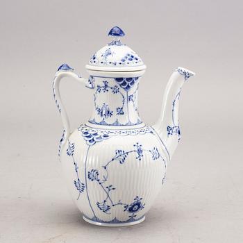 A TEA- AND COFFEESET MUSELMALET ROYAL COPENHAGEN 42 PCS.