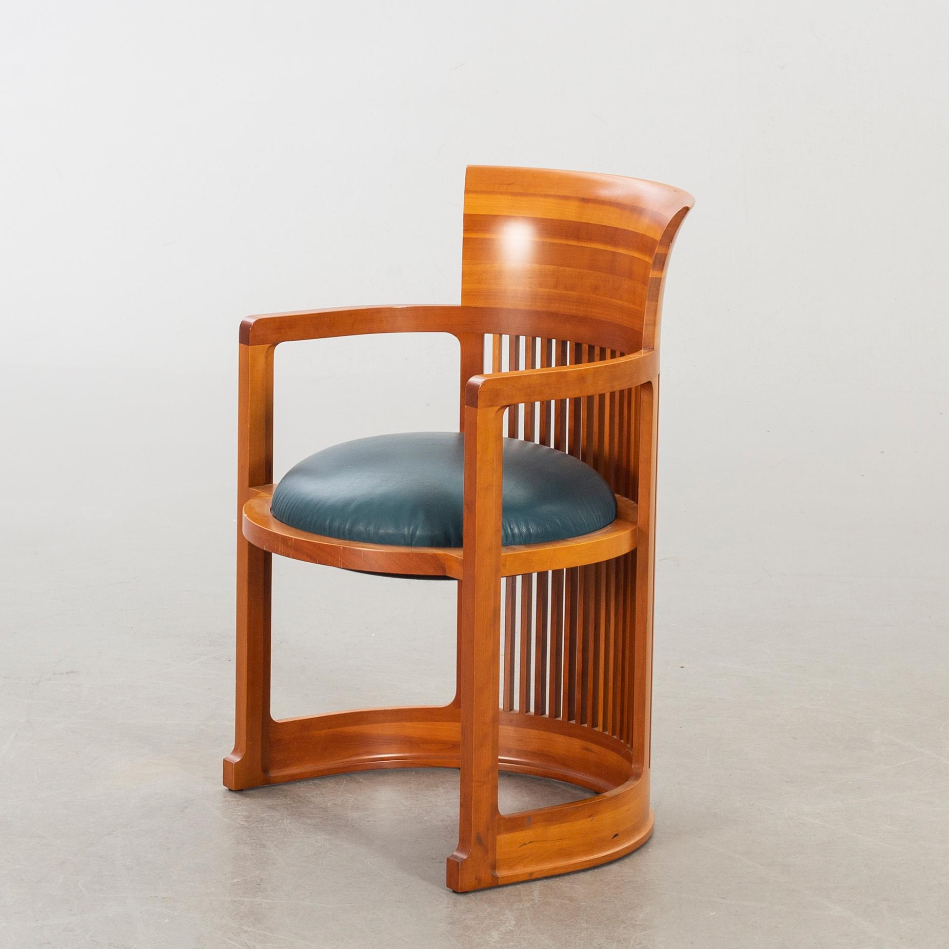 FRANK LLOYD WRIGHT, ARMCHAIR,  model no 606 "Barrel Chair", Cassina 1980-tal.