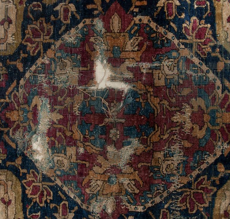 MATTA, Isfahan, silke, antik. Ca 204x134 cm.