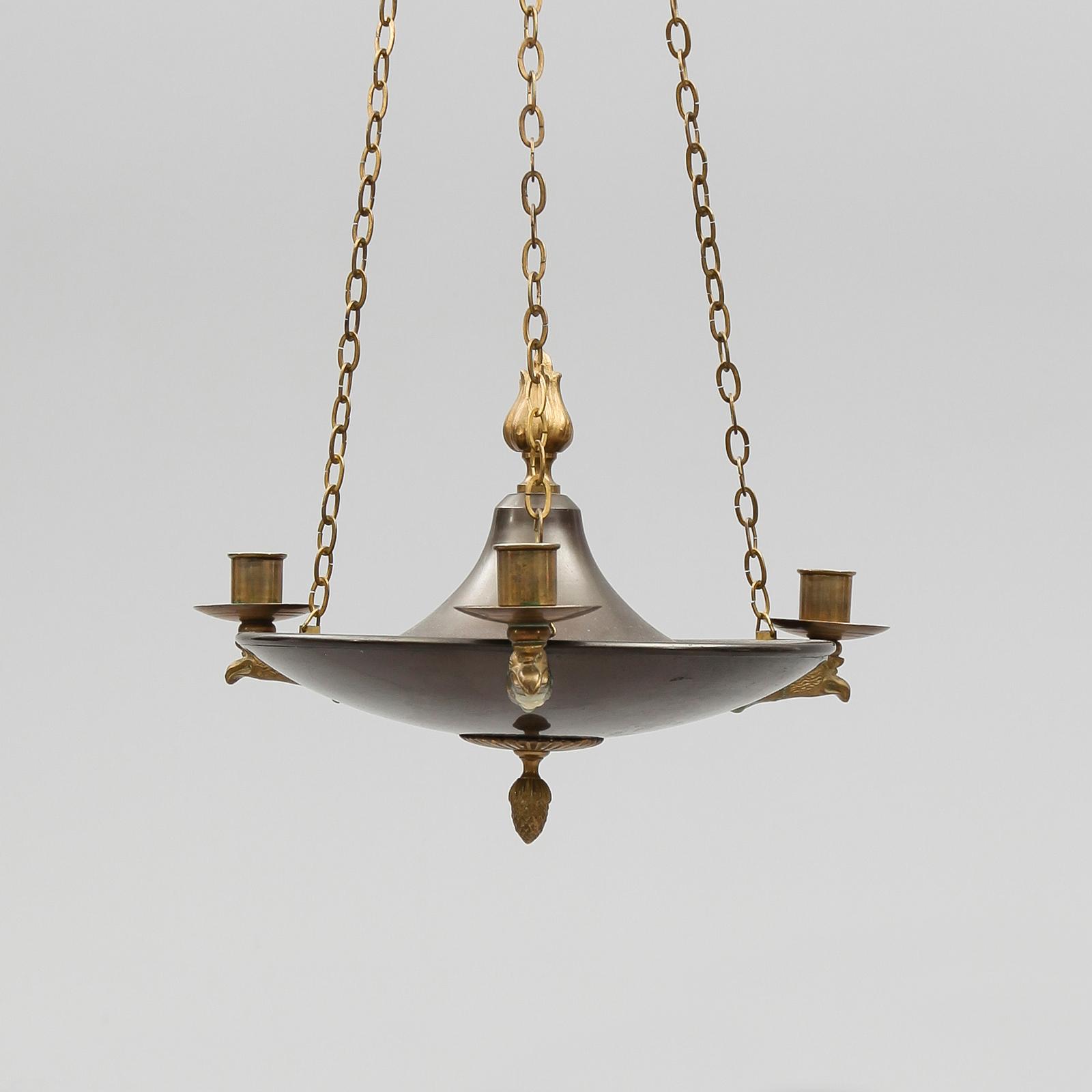 TAKAMPEL, empirestil, 1900-talets första hälft. Höjd ca 90 cm.