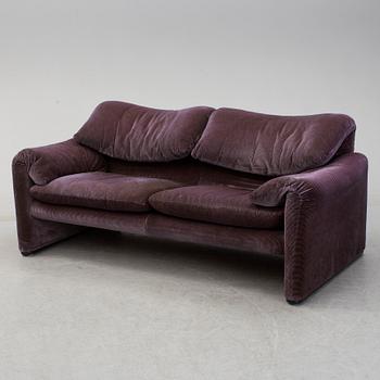 A second half of the 20th century 'Maralunga' sofa my Vico Magistretti for Cassina, Italy. designed 1973.
