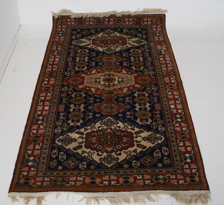 MATTA, Kaukasisk. 203 x 128.