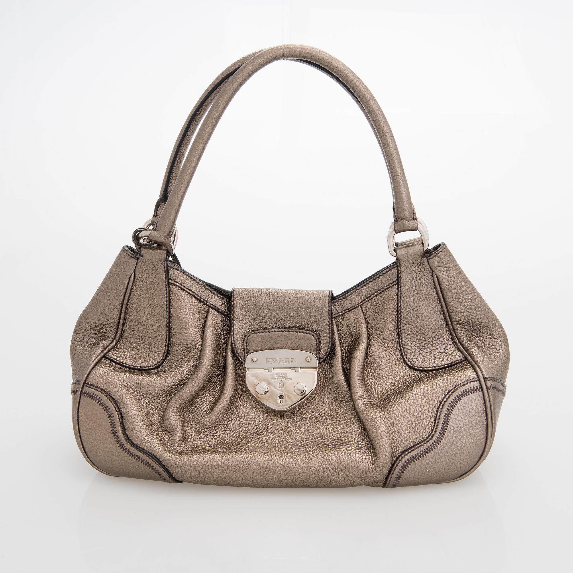 Prada, laukku.