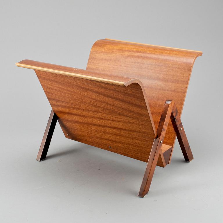 TIDNINGSSTÄLL, 1940-tal.