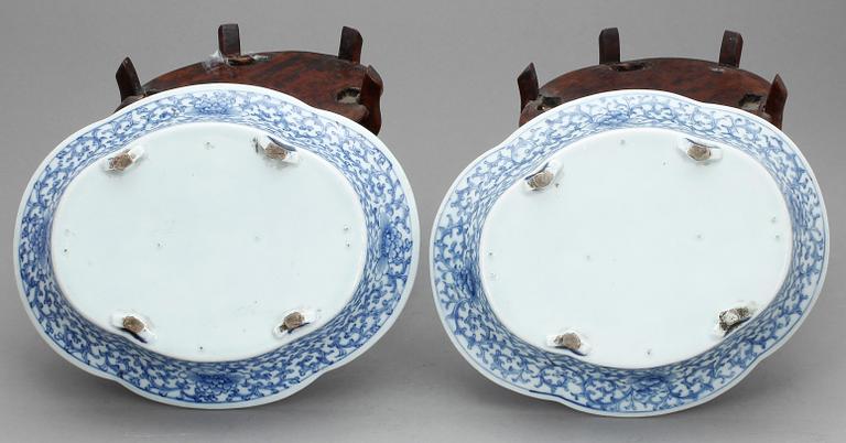SKÅLAR, med ställ, porslin, Kina 1800-tal.