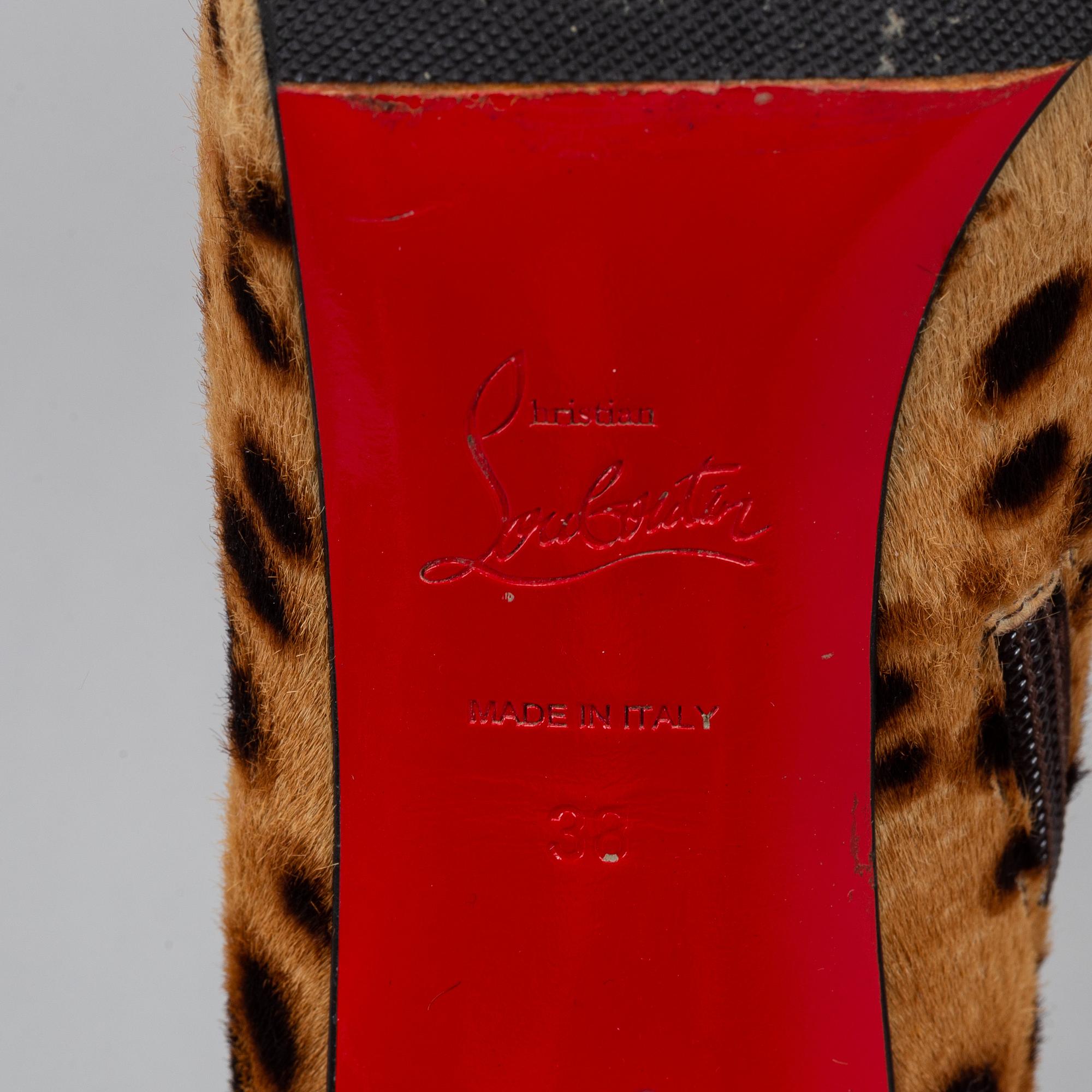 Christian Louboutin, pumps, size 38.