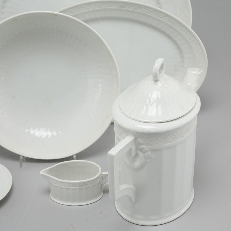62 pieces dinner service named "Vifte".