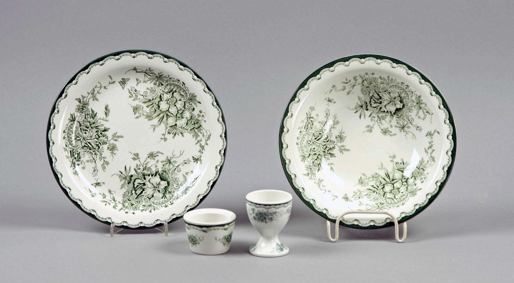 MATSERVIS, 124 delar, fältspatsporslin, "Gröna Anna",  Rörstrand.