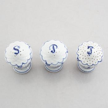 Three salt and pepper shakers, a sauce boat and a sauce tureen, "Blue Fluted"/"Musselmalet", Royal Copenhagen.