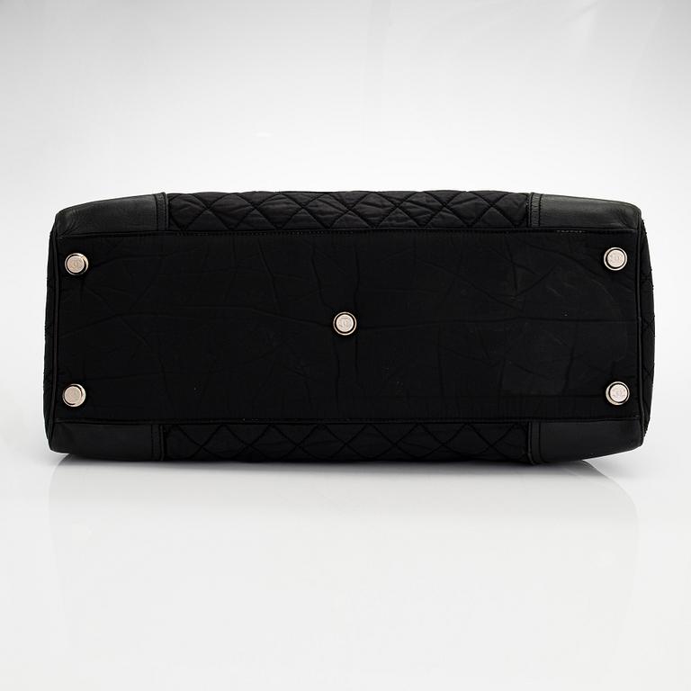 Chanel, laukku, "Paris-New York Duffle", 2005-2006.
