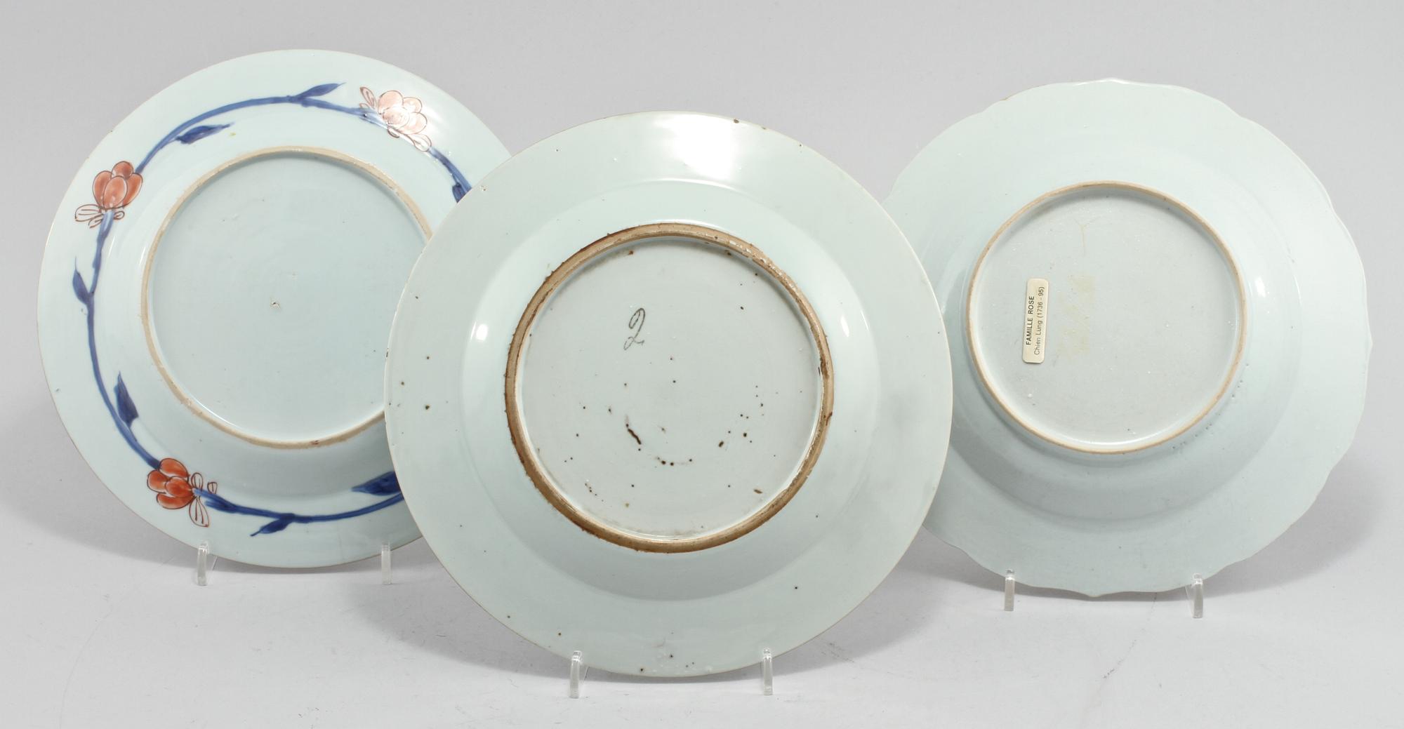 TALLRIKAR, 3 st, porslin, Kina, 1700-tal.