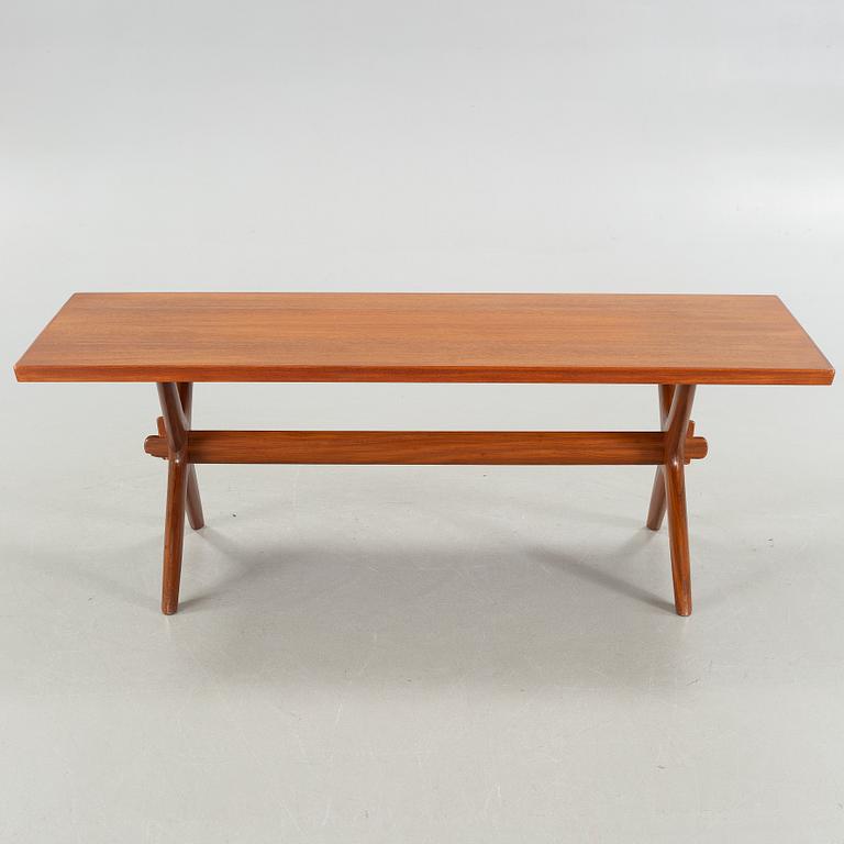 A 1950/60s coffee table.