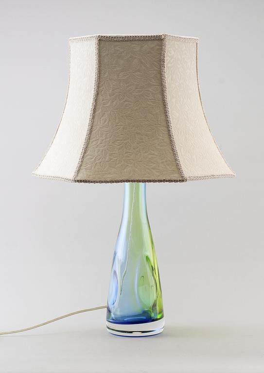 BORDSLAMPA, glas, Göran Wärff, Kosta, signerad.
