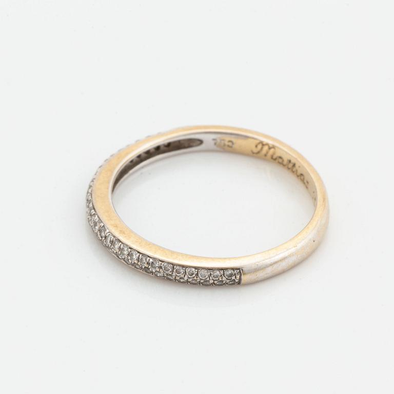 18K gold and small brilliant-cut diamond ring.