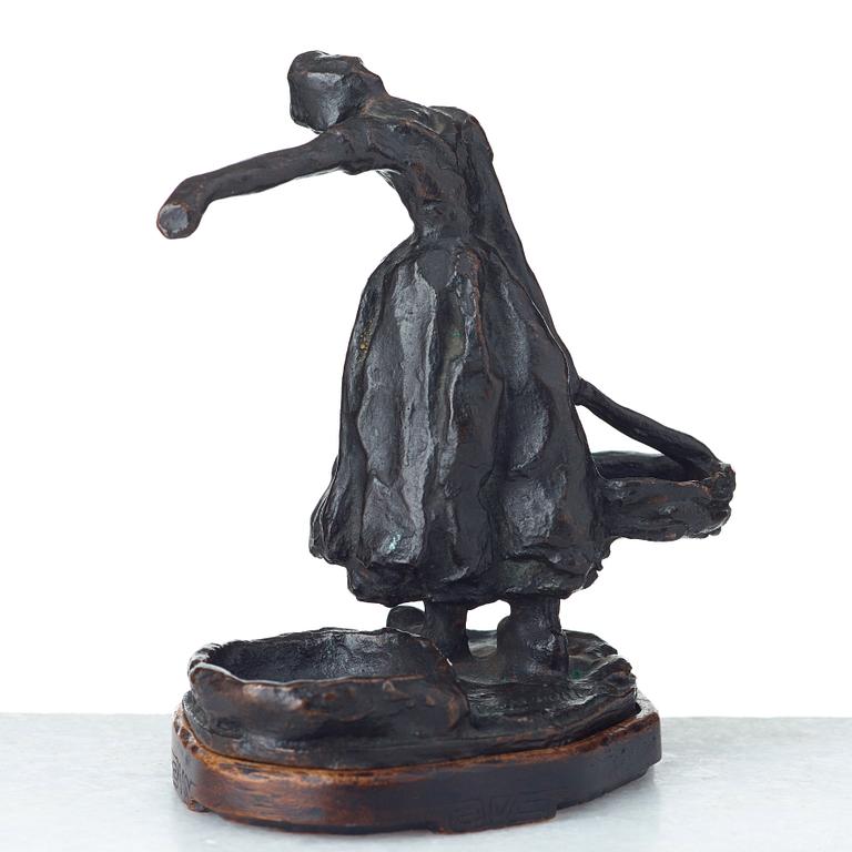 Carl Milles, Vattenbärerska (salt- och pepparkar).