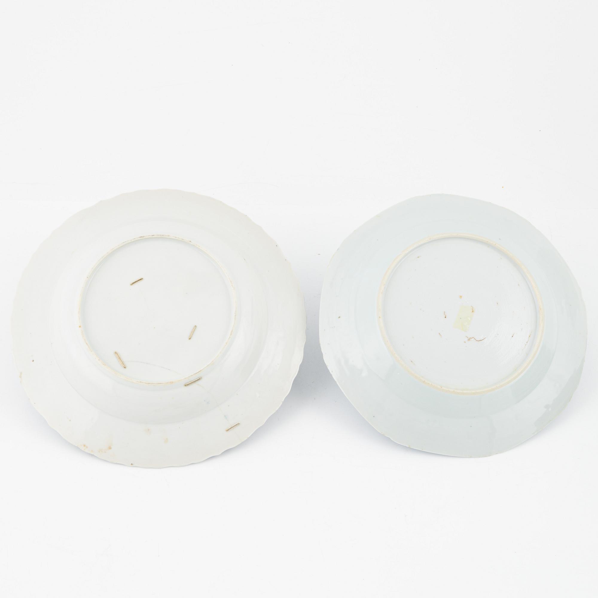 54 dinner service pieces, blue and white porcelain, Qing Dynasti, China, 18th/19th century.