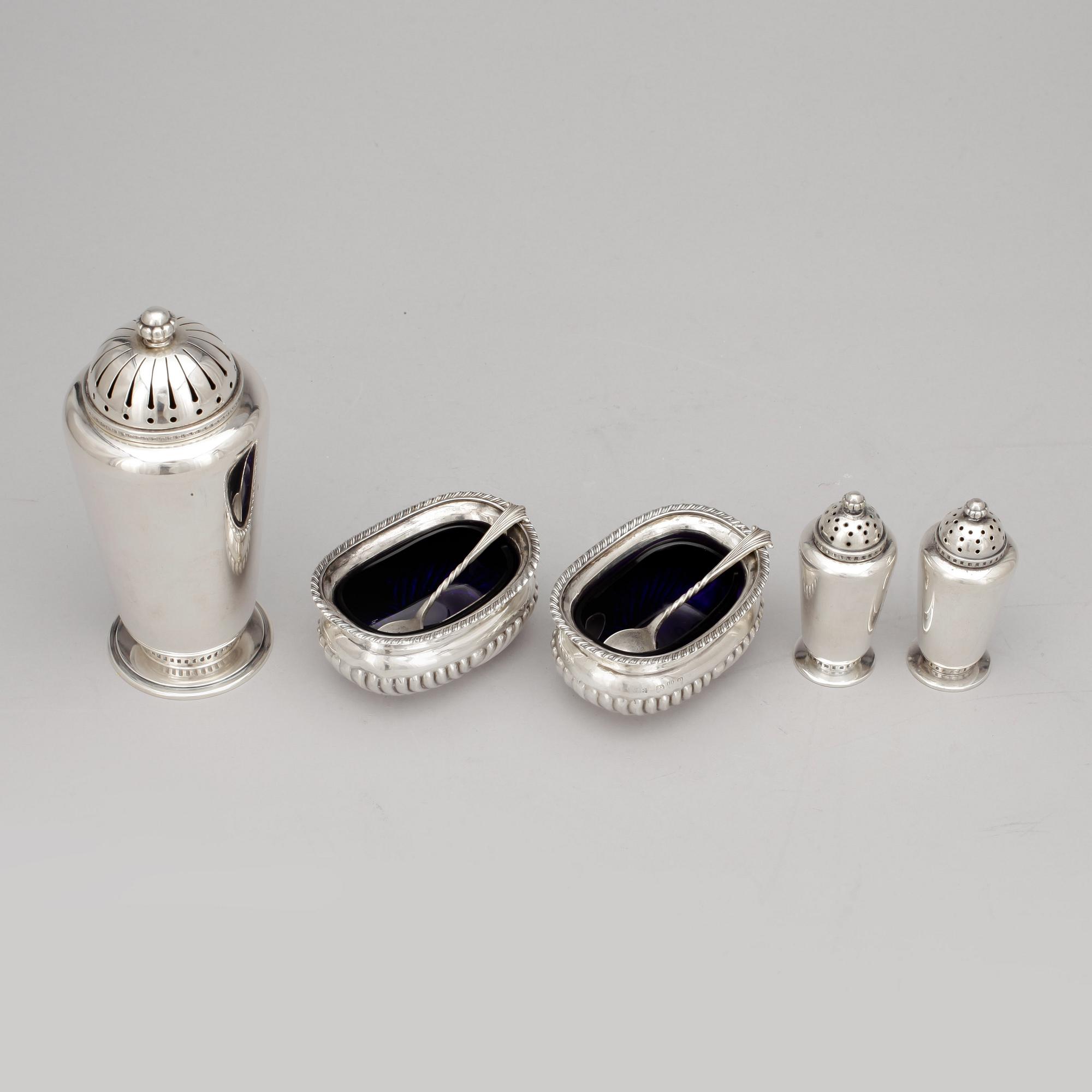 STRÖARE samt SALTKAR, 5 delar, silver, GAB, Stockholm, 1944. Tot vikt ca 258 gram.