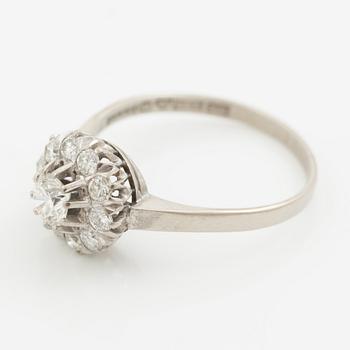 Ring 18K white gold set with round brilliant-cut diamonds.