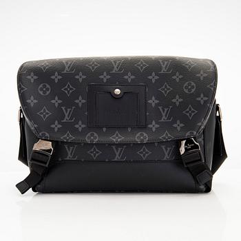 Louis Vuitton, väska, "Messenger Voyager PM".