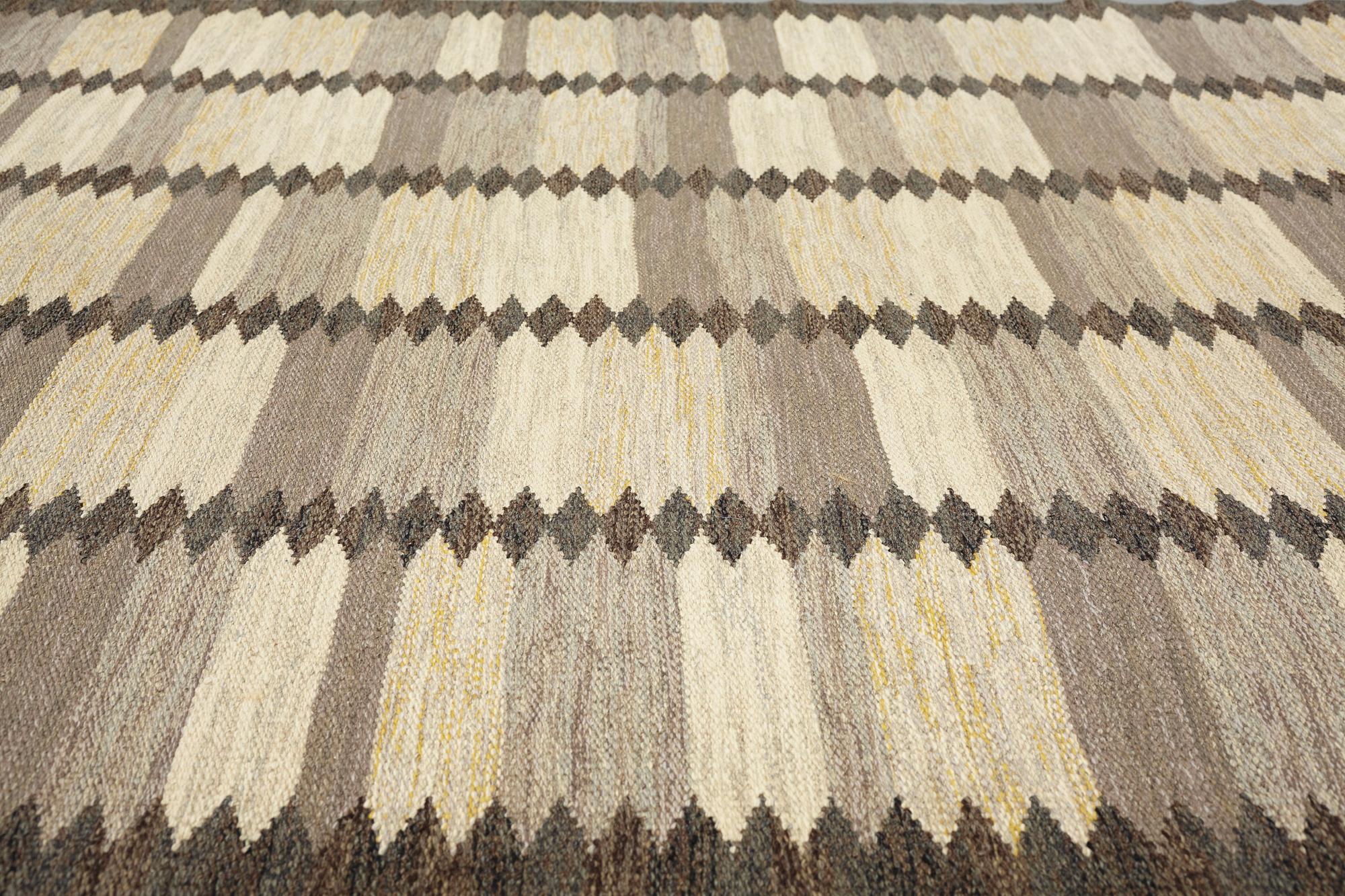 Berit Koenig, matta, "Viggen, grå", rölakan, ca 252-253,5 x 189-192 cm, signerad SH BK.