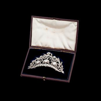 An old cut diamond tiara/brooch, tot. app. 20 cts, mid 19th century.