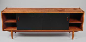 SIDEBOARD, "Trio", Nils Jonsson, Troeds, 1900-talets andra hälft.