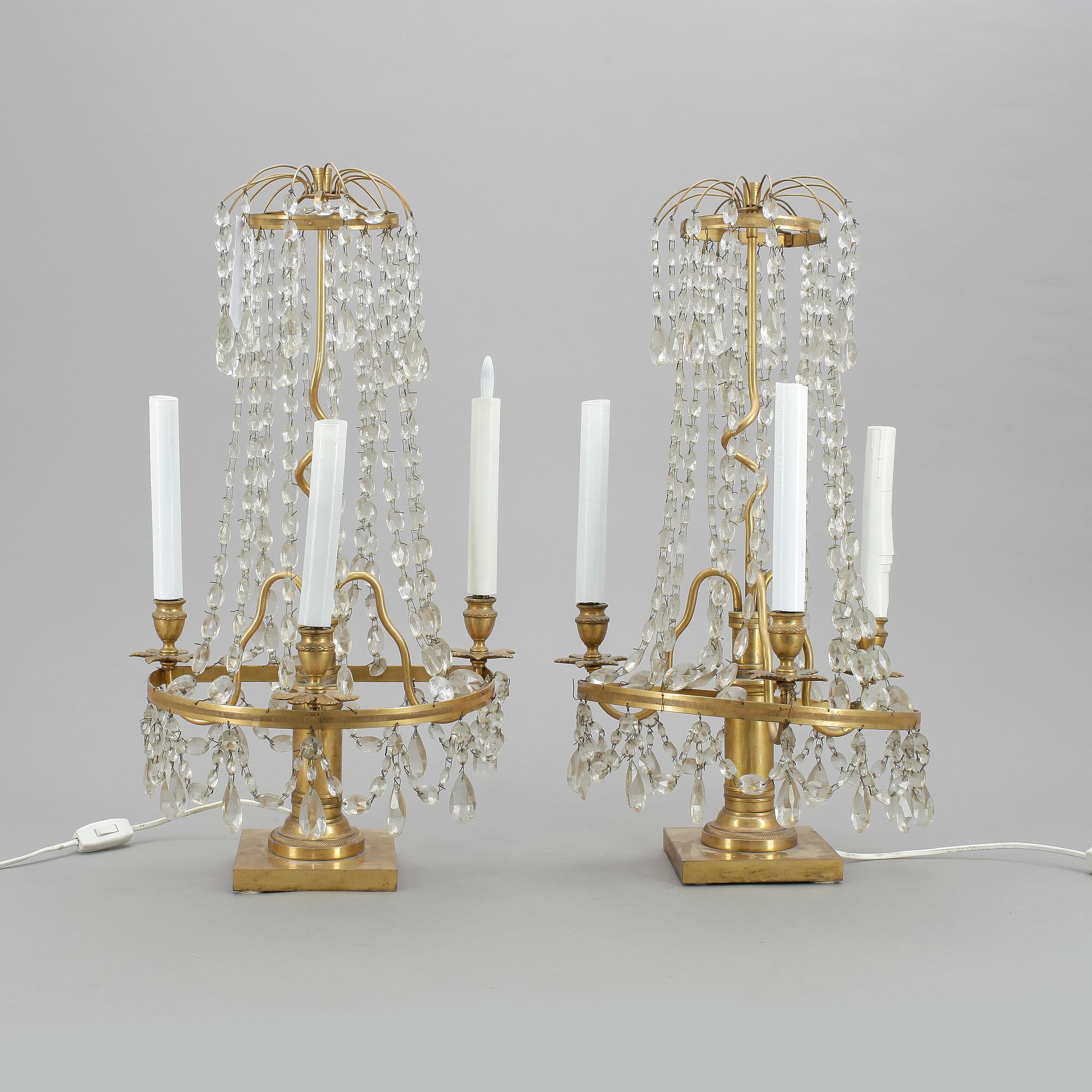 BORDSLYSTRAR, ett par, 1900-tal.