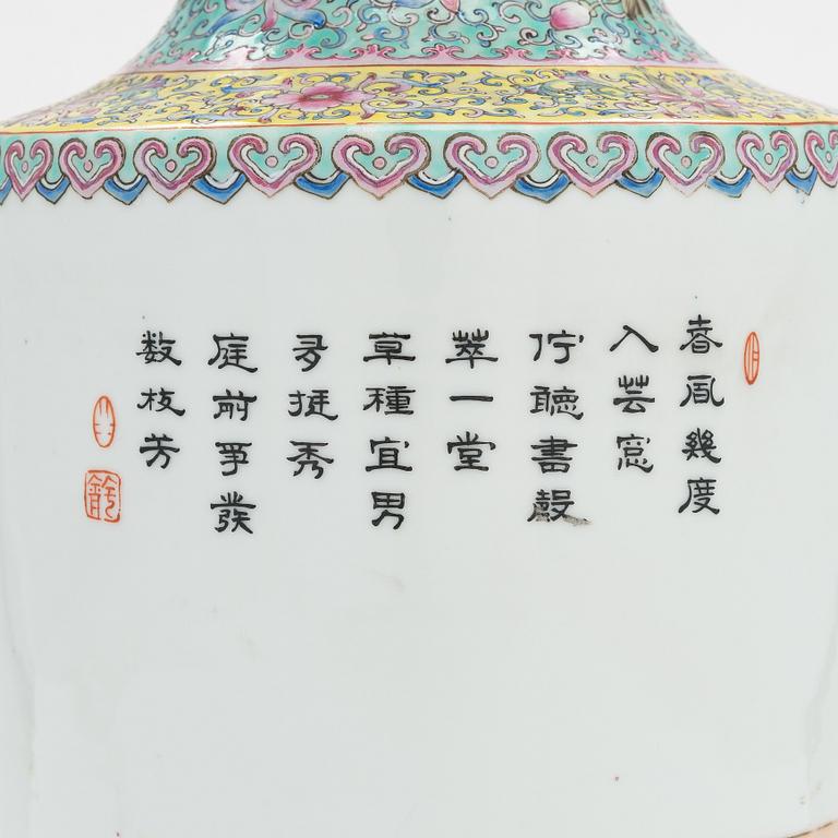 A 20th century chinese porcelain tablelamp in republic style. With Qianlong's four character mark.