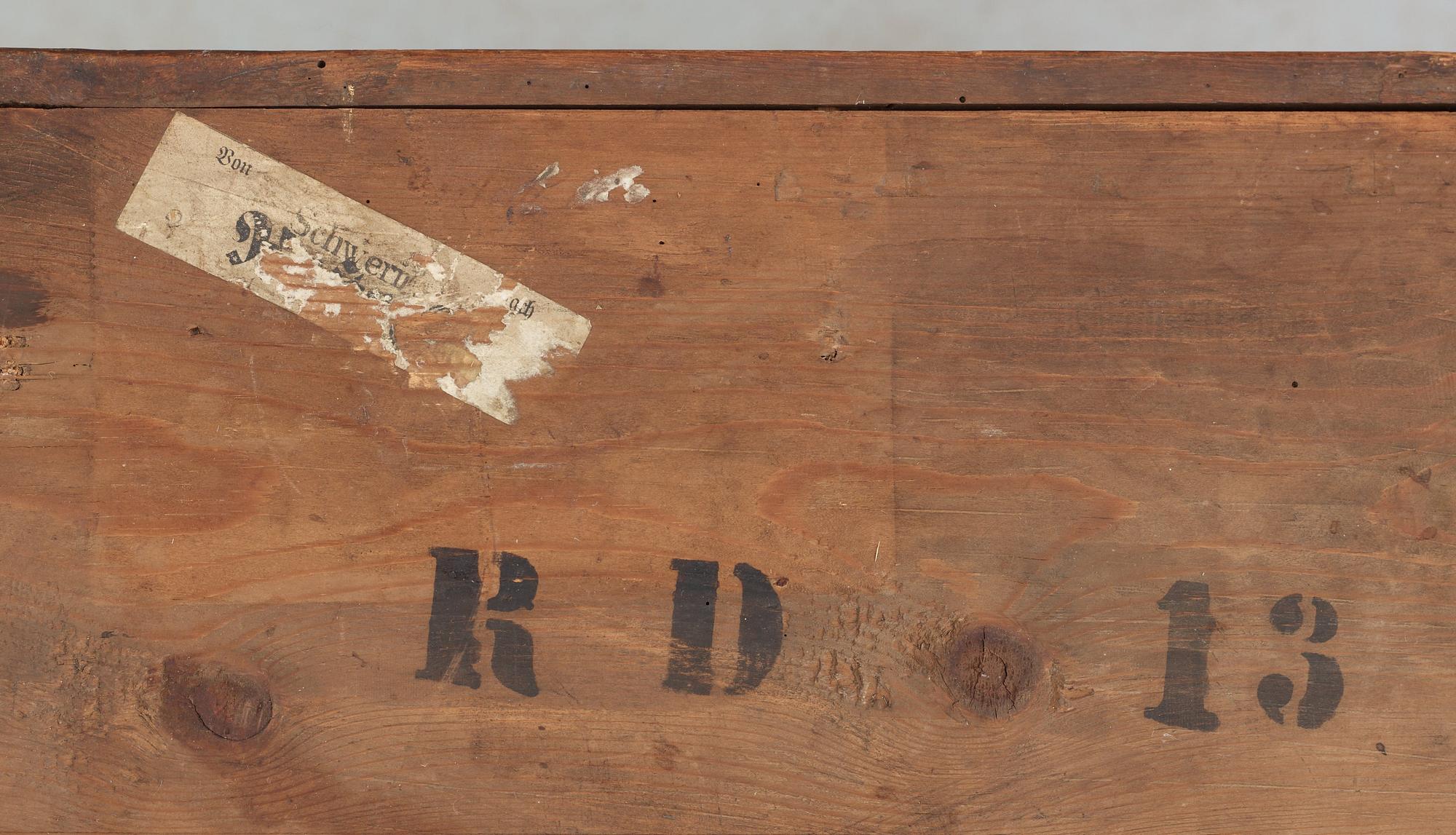 BYRÅ, av Gustaf Foltiern (mästare i Stockholm 1771-1804) , ej signerad. Gustaviansk.