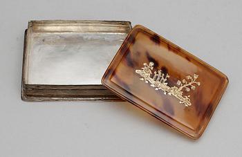 DOSA, silver och sköldpadd, otydl mästarstämpel och årsbokstav, Stockholm 1800-tal.