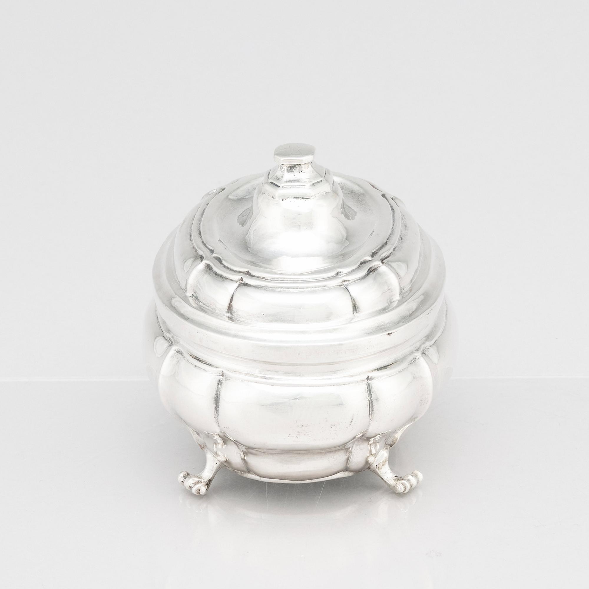 Sockerskrin, silver, troligen Andreas Schneider (1759-1761), Augsburg. Rokoko.
